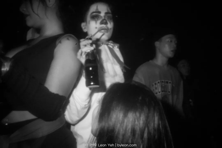 相机闪光灯打开了为什么不闪光呢,拍照时候闪光灯打开了不亮