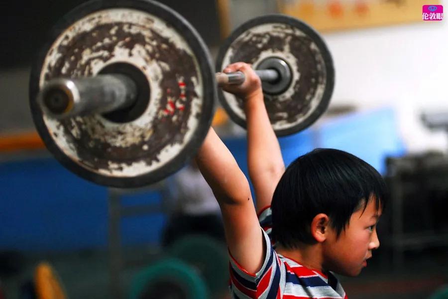 小孩子练举重有没有发展 (小孩练举重有前途吗)
