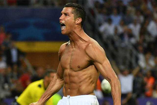 从奔驰女车主之怒另眼看足坛买人怎么才能不被坑!