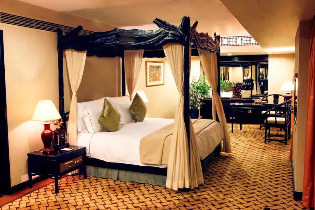 淮海路“红牌”倾城出动，回顾TA的精彩8小时