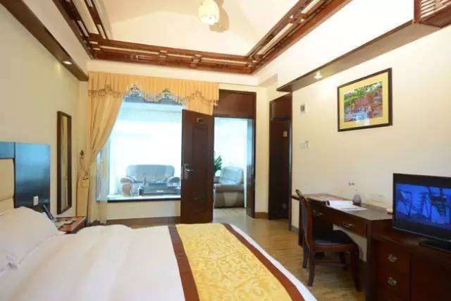 西咸水矿温泉度假村住宅,温泉度假别墅房间带池