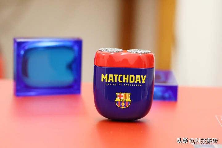 巴萨联名款剃须刀，日本刀头+德国材质打造，价值超过它的价格