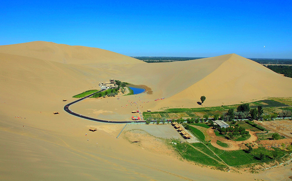 月牙泉沙漠丝绸之路,敦煌月牙泉鸣沙山丝绸之路