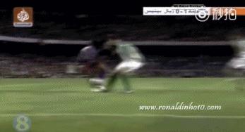 内马尔假动作突破,内马尔经典庆祝动作被模仿