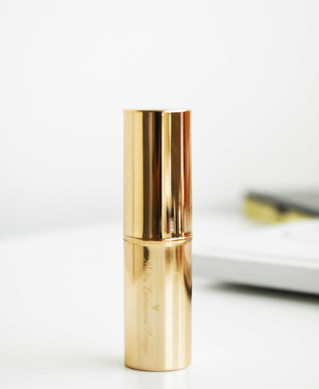 平价花西子口红试色测评,好用的平价口红测评遮唇色