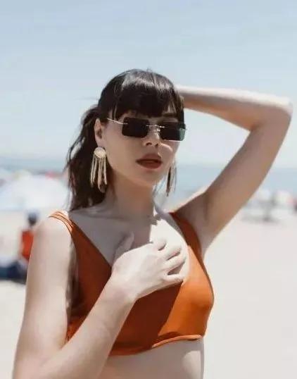 看一下明星的穿衣搭配,一起来看看明星的时尚搭配