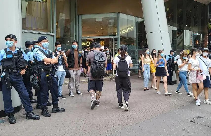 黑暴重来！旺角非法聚集36人被票控2男涉藏仿制枪伸缩棍被捕