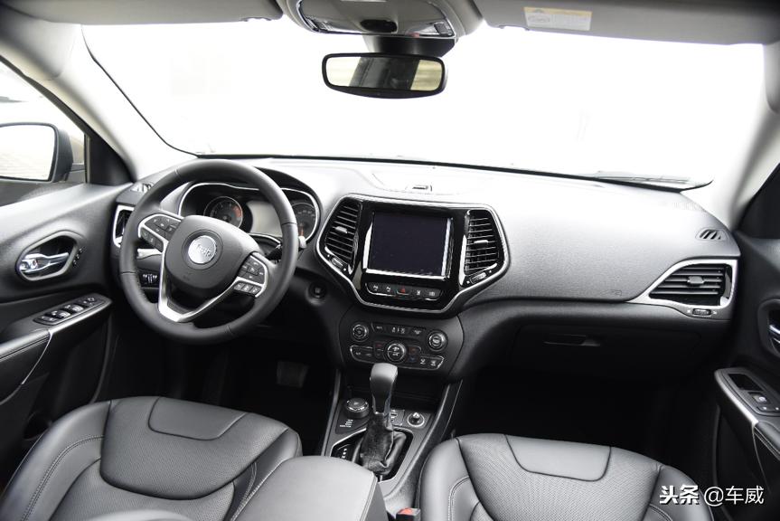 jeep自由光2.0l动力,全新的jeep自由光首要任务