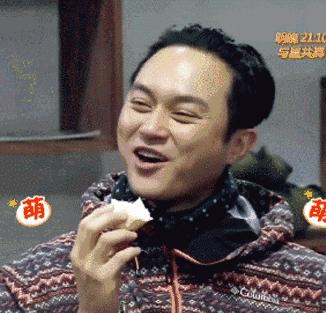 女生背lv三合一包包,女生背的包包没有背带好看吗