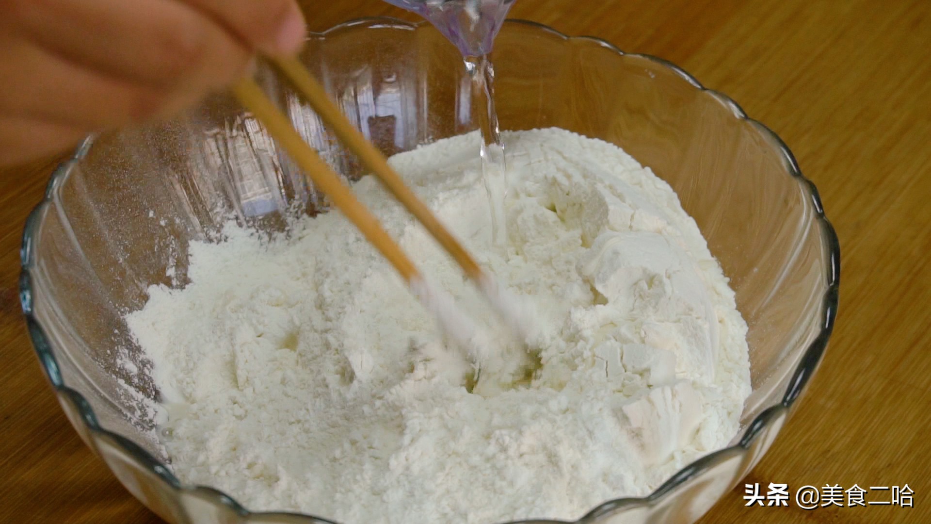 鸡蛋灌饼如何正确制作,早餐鸡蛋灌饼零失败的做法