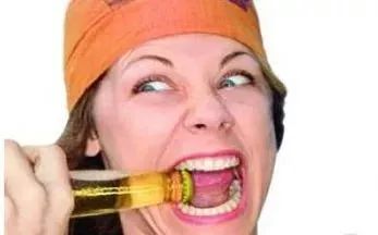 做了牙齿矫正感觉戴牙套好丑啊,做了根管有炎症医生就让戴牙套