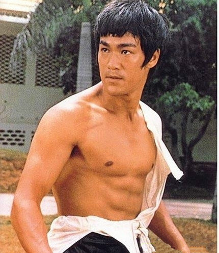 李小龙的成就真的很高吗,李小龙最强的九大功夫