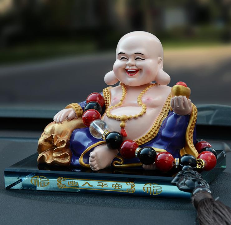 车里内饰装饰女生,车内一般都用什么装饰