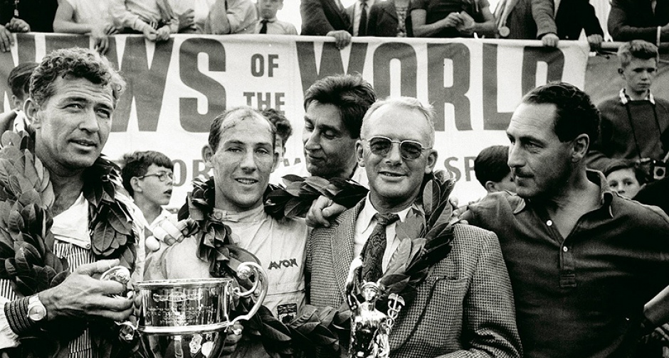 英国超豪超跑婉拒吉利,年亏10亿高管离职,12万北京富翁买账几何