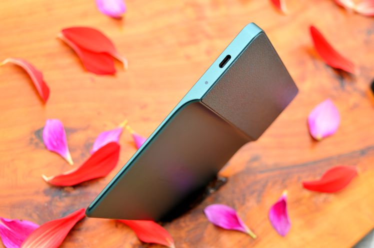 消除蓝光和频闪,墨案MIX7阅读器体验,堪称随身图书馆