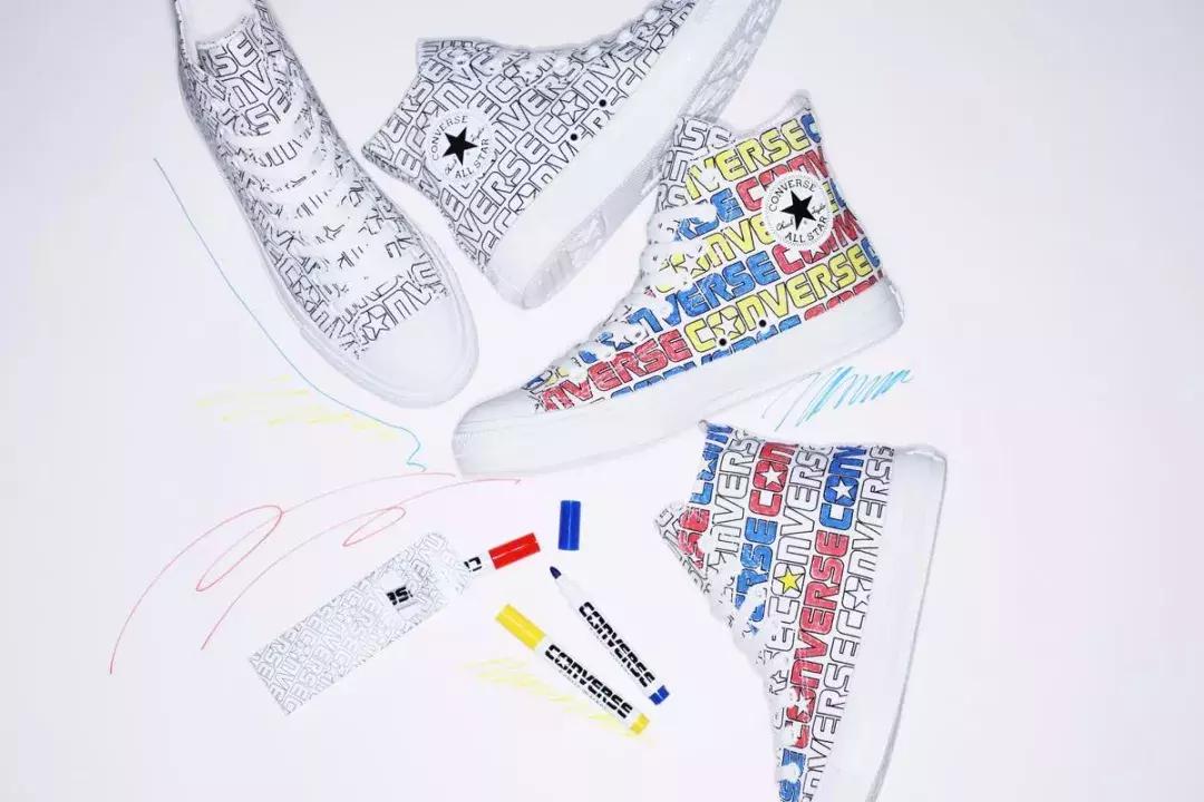 匡威米奇联名的一双鞋,匡威和米奇联名