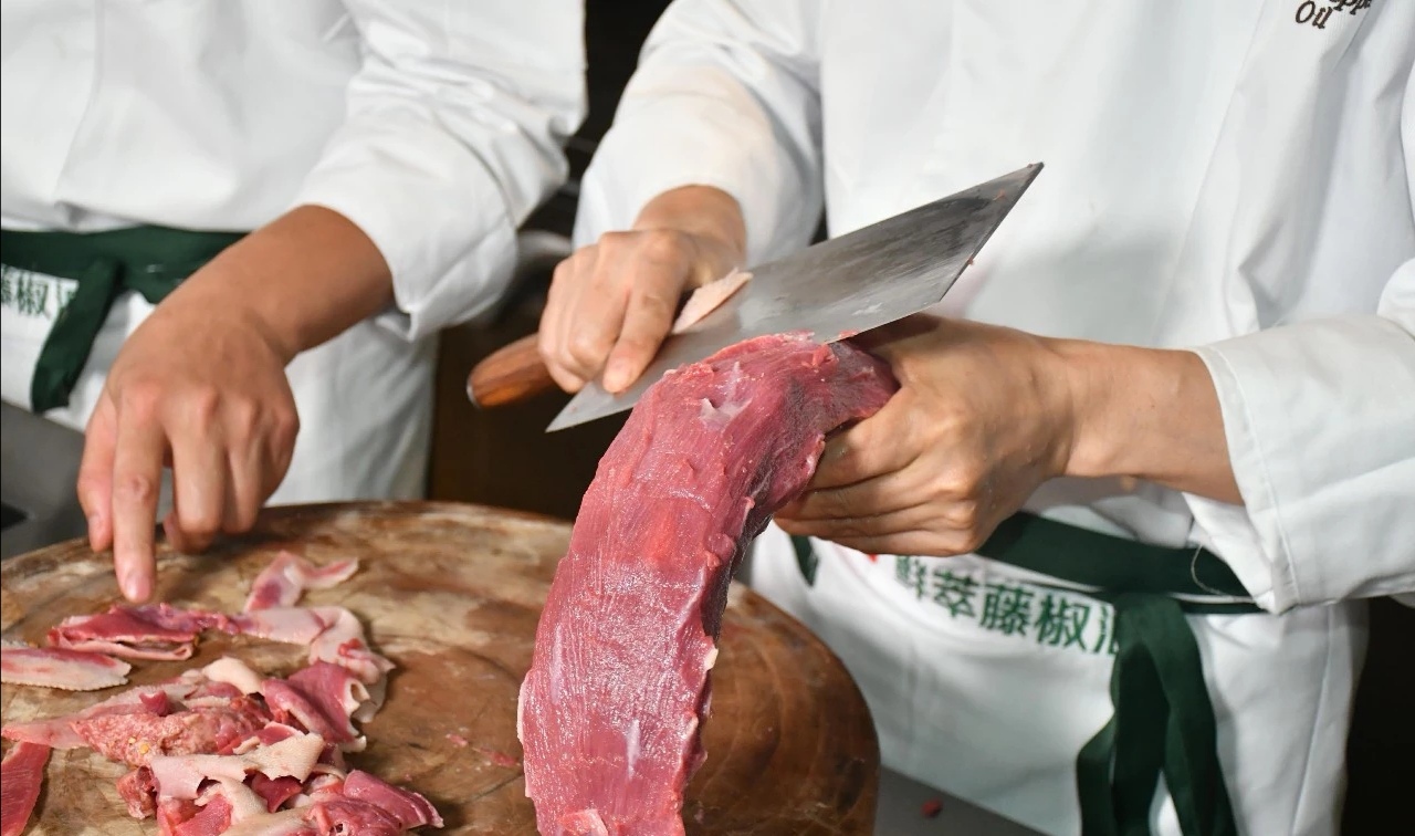 做跷脚牛肉,易跷脚牛肉