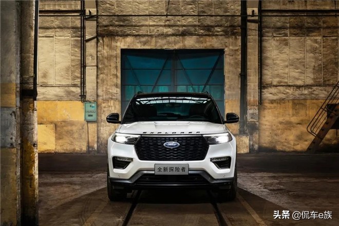第六代福特探险者赤金版,全新第六代福特探险者霸气来袭