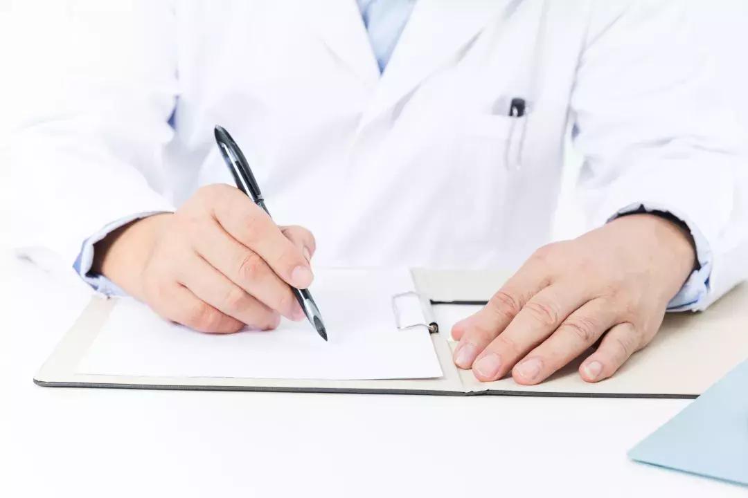 蜂王浆加蜂蜜服对人体有什么好处,蜂王浆和蜂蜜的区别哪个营养更好