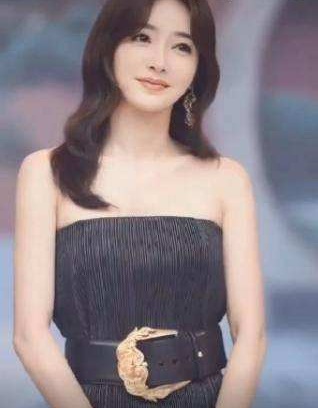 今年火的蚂蚁裙,今夏很火的仙女裙