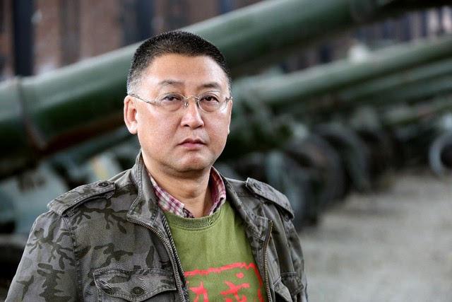 当年那位嫌当市长不赚钱,辞职经商的樊建川,再见模样沦落火车站？