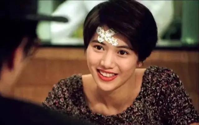 港圈女星是怎么被*养包**的？