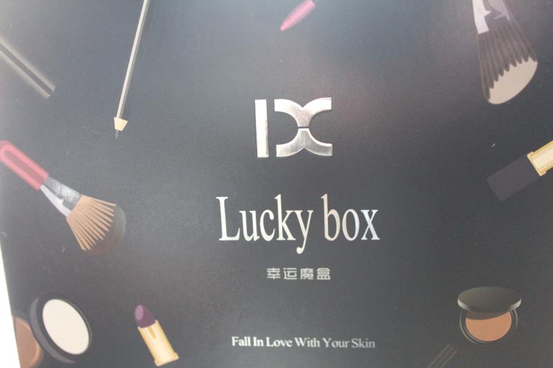 精品包装盒定制过程,包装盒定制需要什么设备