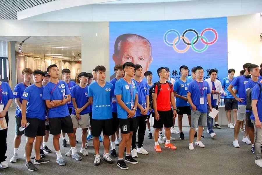 香港青少年足球交流团访津津云记者专访全国政协委员、天津市政协委员霍启刚