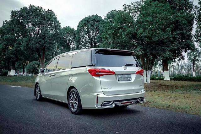 07年别克gl8的真实油耗太高了,别克gl8家用合适吗优缺点是什么