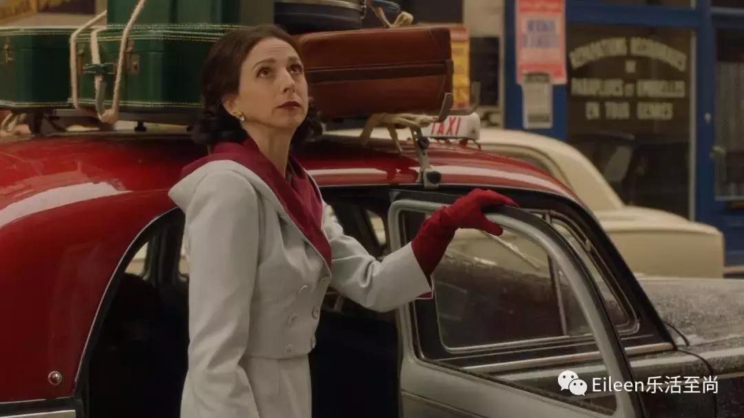 弃出轨前夫再惹桃花，纽约名媛离婚爆红，5000套美裙包裹励志大戏