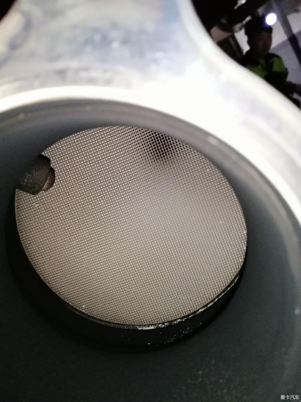 奥迪q32.0t烧机油解决办法,奥迪q31.4发动机烧机油