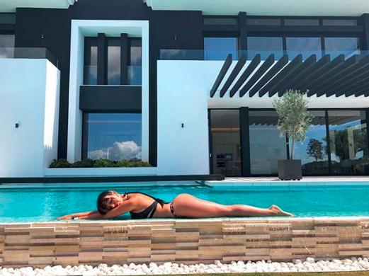 C罗的六块腹肌，乔治娜的蜜桃翘臀，这才是爱侣们该有的健康模样