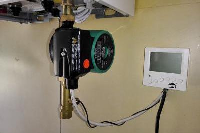 壁挂炉在取暖时循环泵一直工作吗,地暖循环泵需要一直开着吗