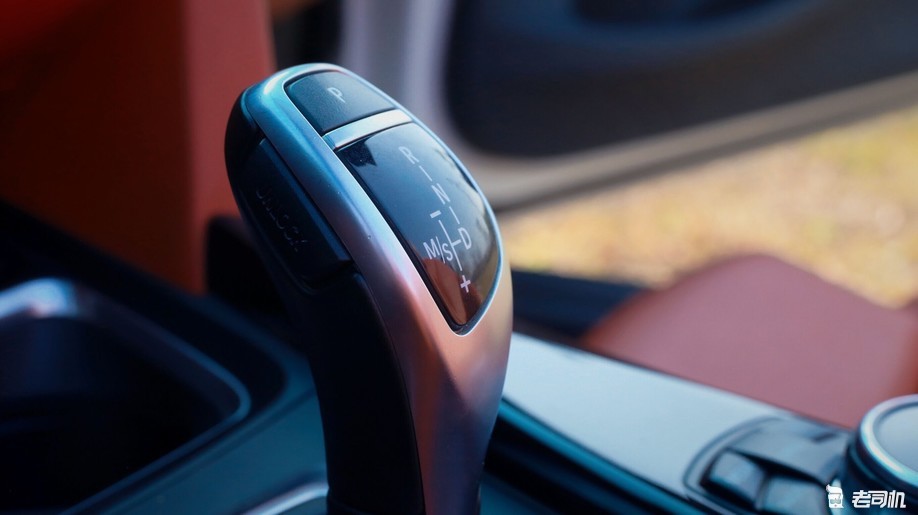 三十多万的428敞篷,当你打开敞篷的那刻,你拥有着她和蓝天