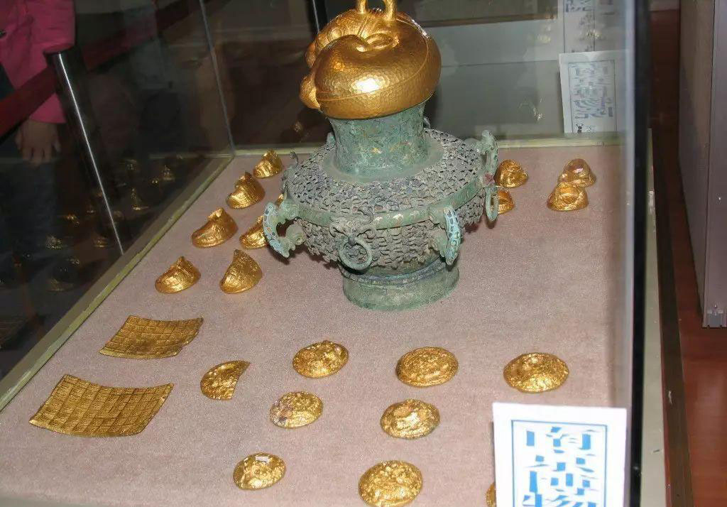 1951年一人捐赠两件国宝,水渠挖出国宝