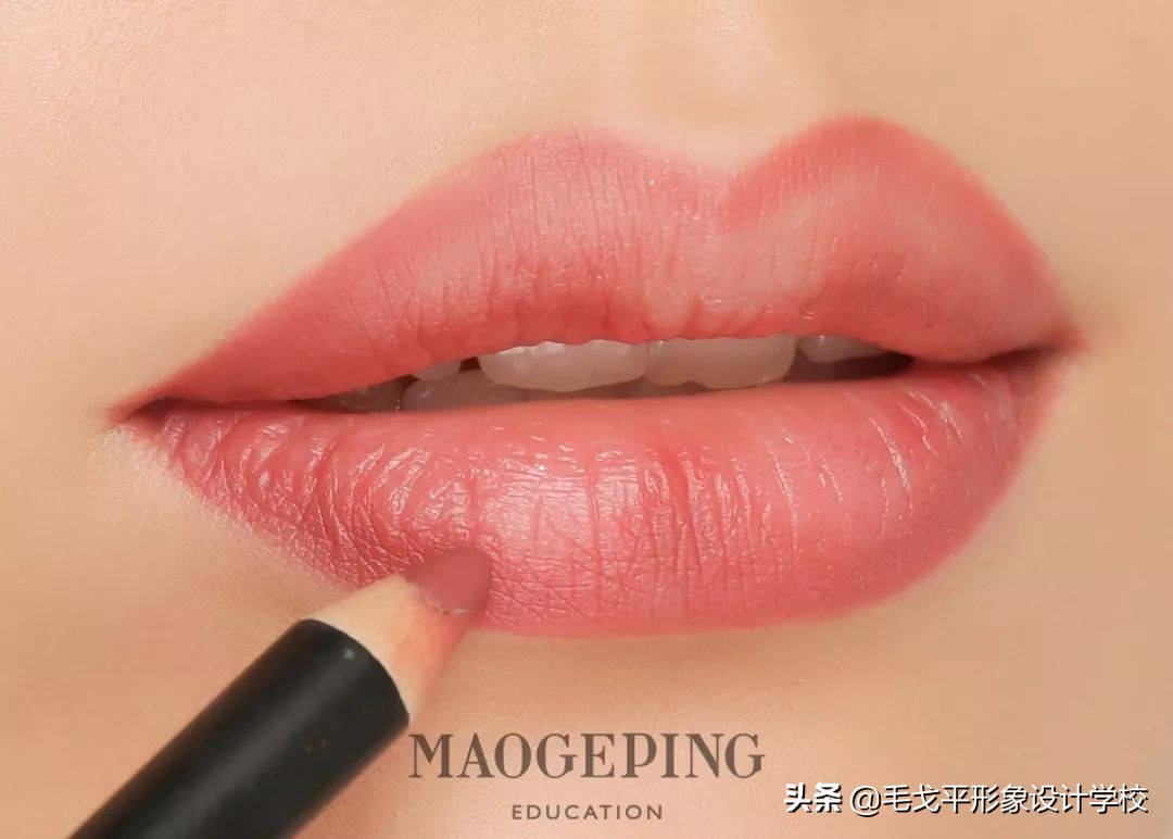 好看的唇形怎么画口红,好看又立体唇妆教程厚嘴唇
