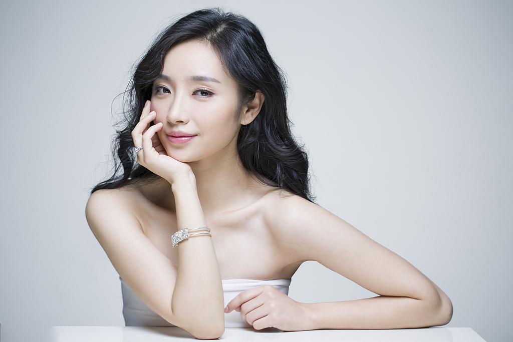 你还在高价购买培育钻石吗,培育钻石和天然钻石买哪个好