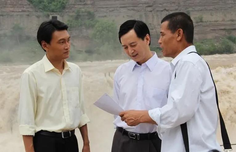 对程蝶衣恩将仇报的小四，27年后已两鬓斑白，但气质依旧如兰