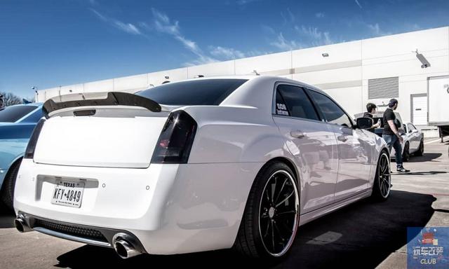 克莱斯勒300s,克莱斯勒300加长车