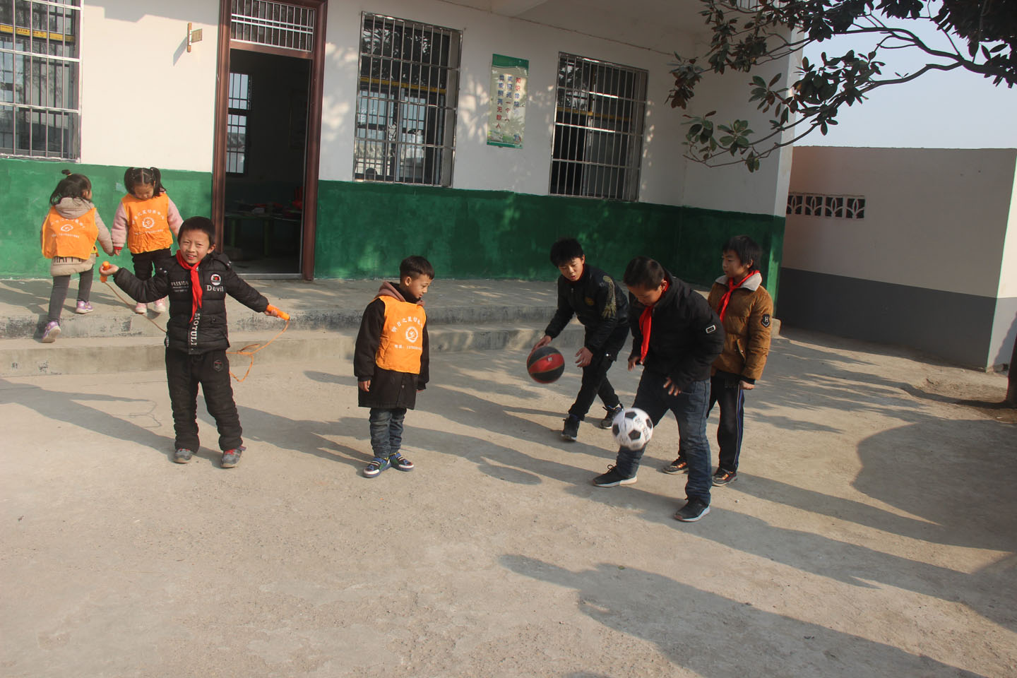 南阳市爱心助学,邓州市小草义工队