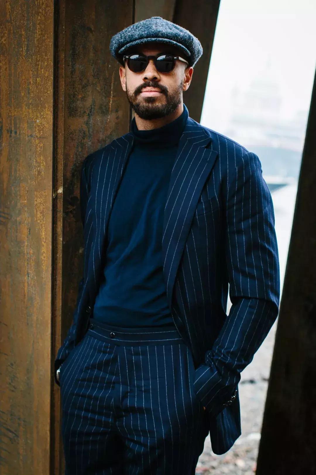 毛衣是冬季的基础单品,毛衣要更适合寒冬