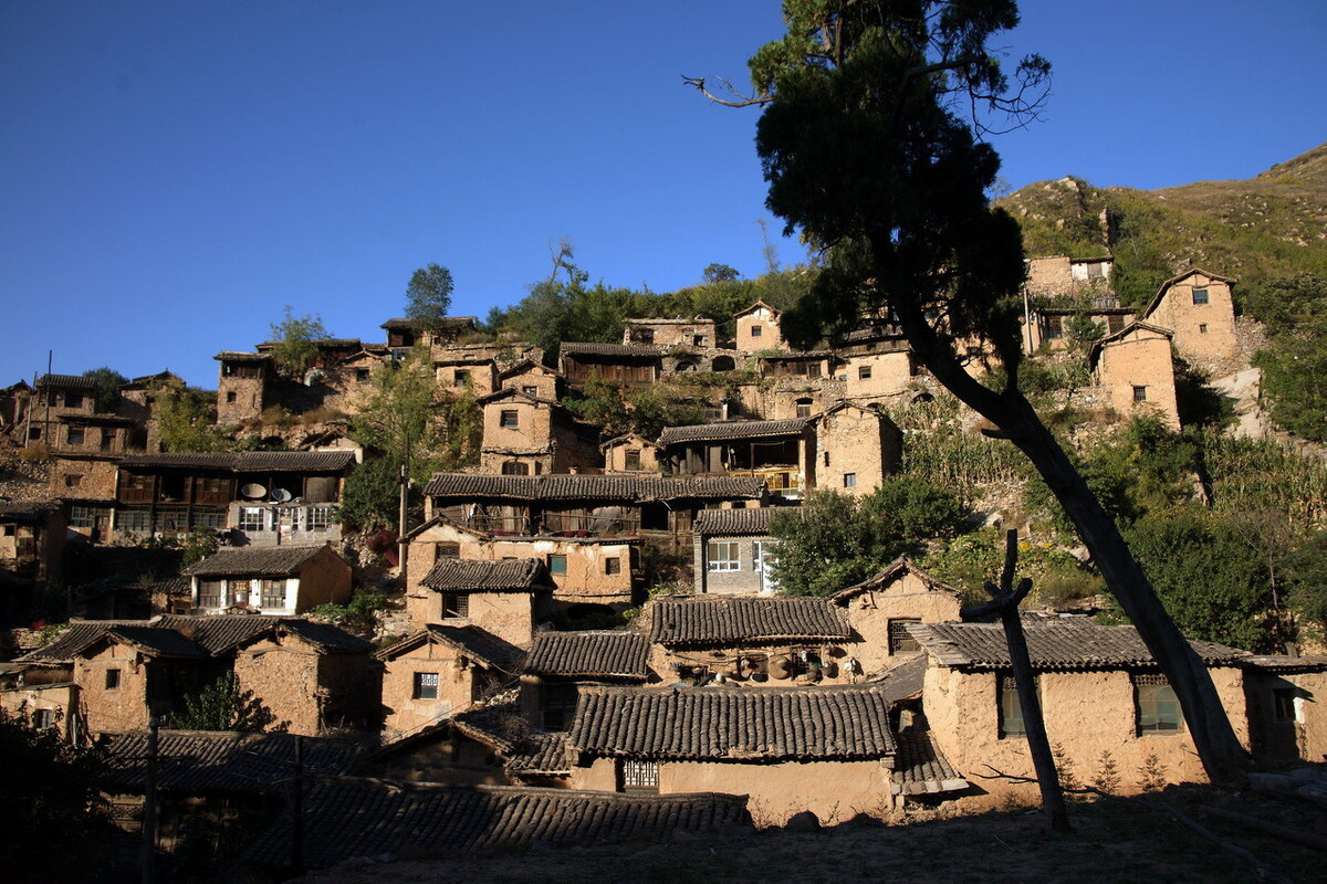 太行山的千年古村视频,太行山中的千年古村