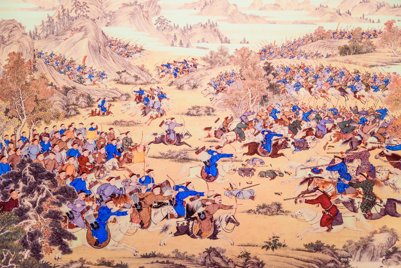 男子9万买袈裟，专家：曾盖在死人身上不吉利，后拍出1.3亿天价