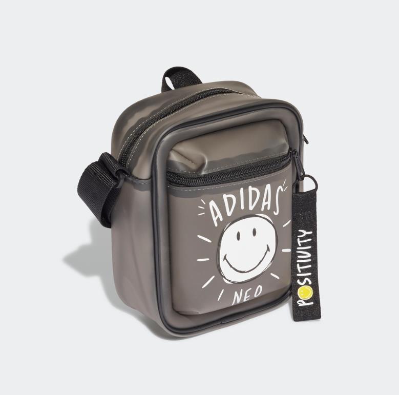 阿甘笑脸t恤是什么牌子的,笑脸t恤是哪个潮牌