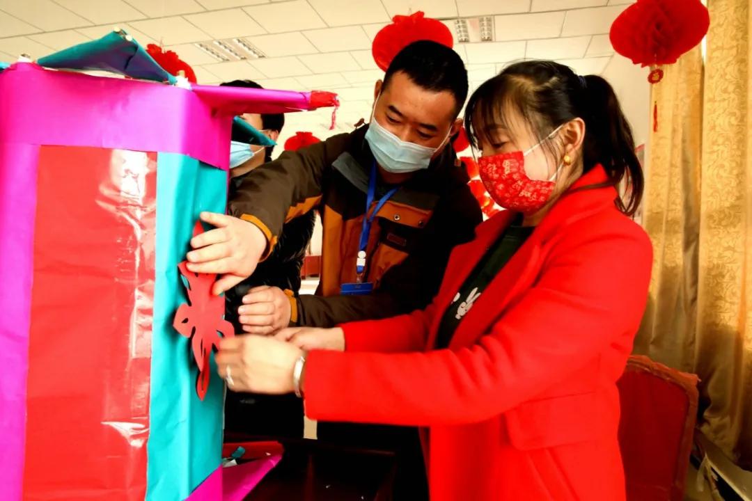 猜灯谜闹元宵弘扬民族文化,猜灯谜闹元宵组图