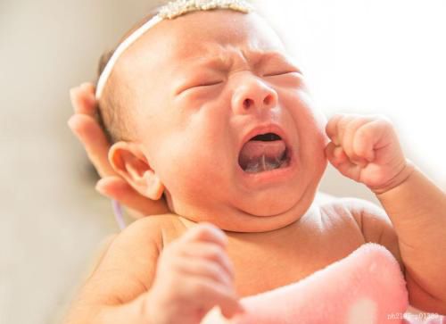 宝宝红屁屁看着心疼,宝宝红屁屁疼得厉害怎么办