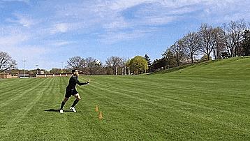 足球临门一脚训练,足球训练中怎么提高头球防守