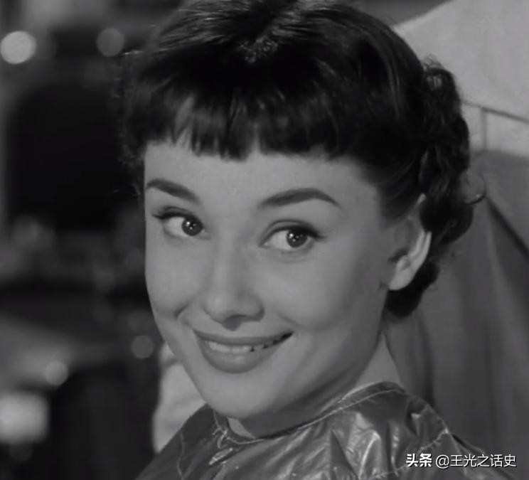 奥黛丽赫本成熟时期电影简介,1953年赫本《罗马假日》