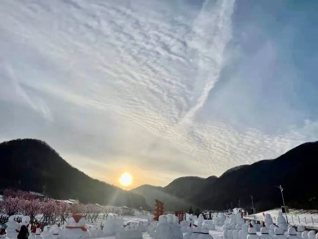 放假孩子们来家玩得好开心,放假了孩子还闹着要去幼儿园