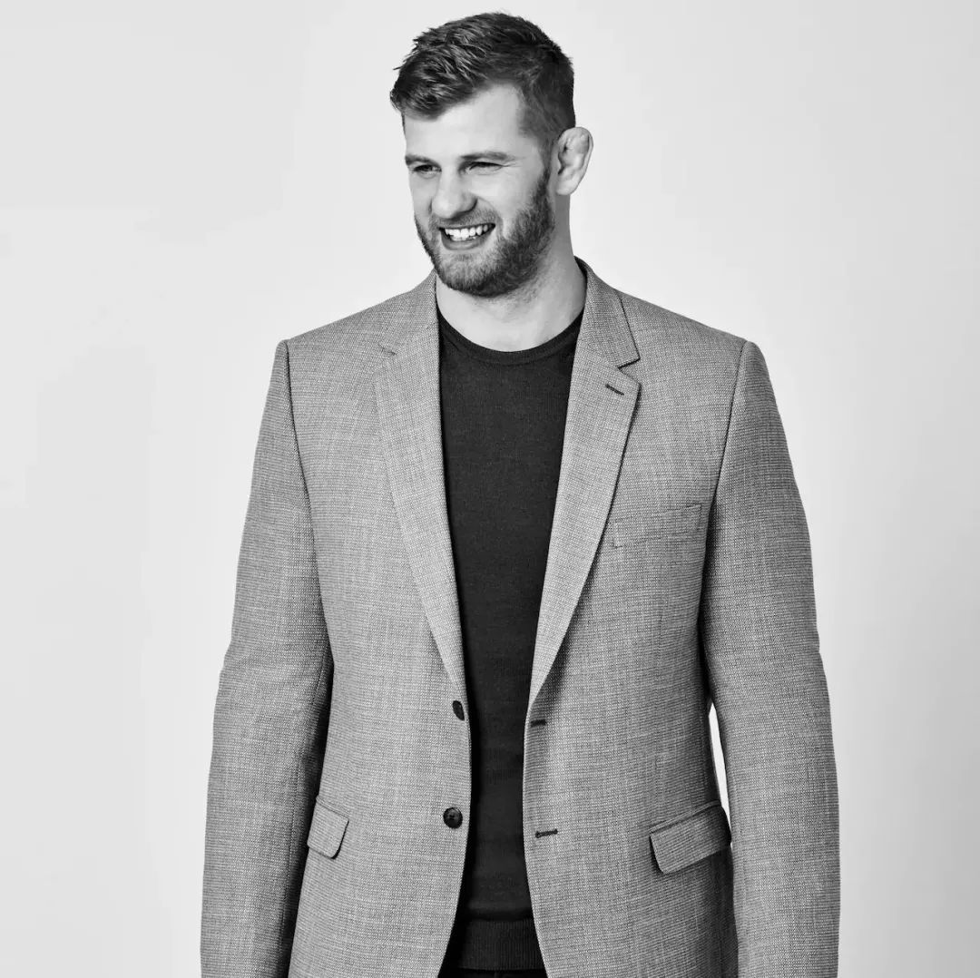 修身西服尺寸如何挑选,冬季西服怎样选尺寸大小合适